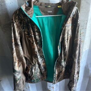 Cabelas women’s camo wind breaker